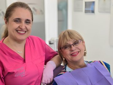 Dr. Ramona Hirbu după tratament alături de dna. Adriana Trandafir